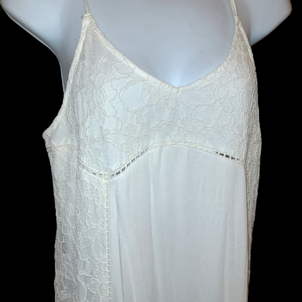 NWT Beautiful maxi dress. Creamy White Lace and spaghetti straps Medium - Picture 4 of 16
